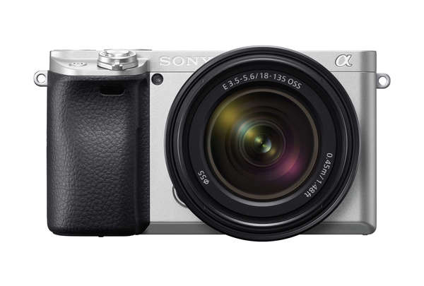Sony A6400 + 18-135mm OSS (Silver) - (ILCE-6400M/S) - (α6400) - (Alpha 6400)